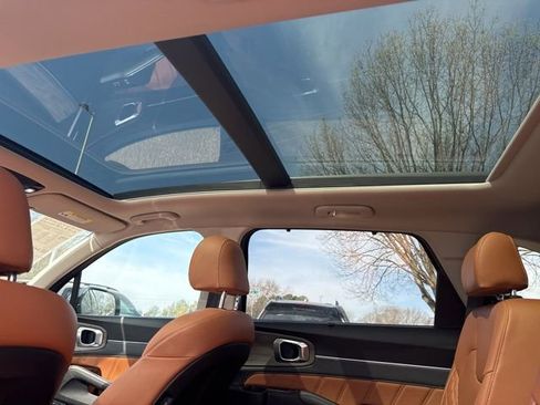 Certified 2023 Kia Sorento SX Prestige image 40