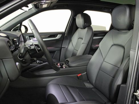 New 2026 Porsche Cayenne image 5