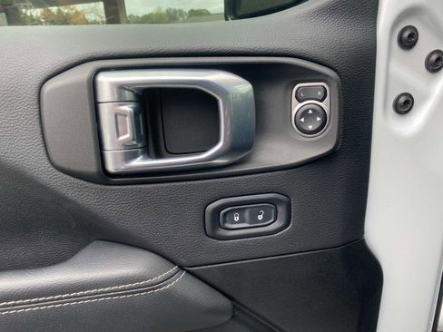 Certified 2022 Jeep Gladiator Overland image 21