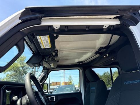 Used 2024 Jeep Wrangler Unlimited Rubicon 4xe AWD/4WD image 27