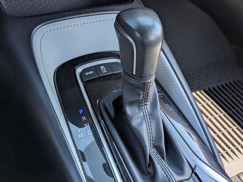 Used 2022 Toyota Corolla SE image 11