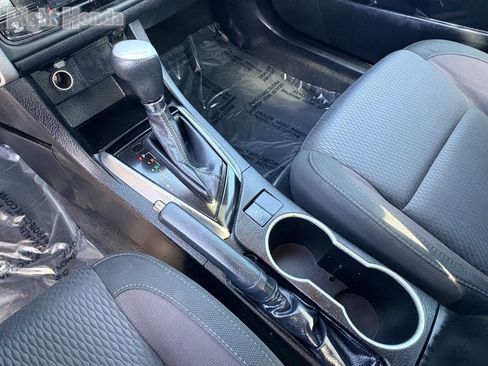 Used 2019 Toyota Corolla L image 13