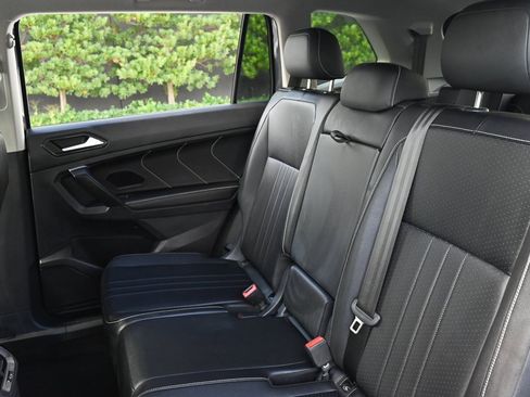 Used 2024 Volkswagen Tiguan SE image 15