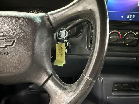 Used 2001 Chevrolet Silverado 2500 LS w/ Off-Road Skid Plate Pkg image 28