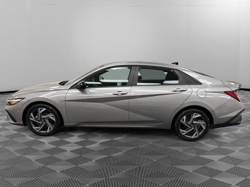 Certified 2025 Hyundai Elantra Sport w/ Cargo Package image 2