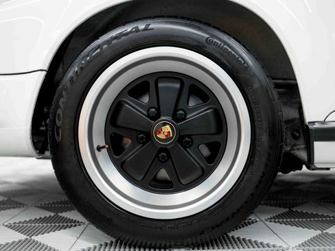 Used 1989 Porsche 911 Carrera RWD image 34