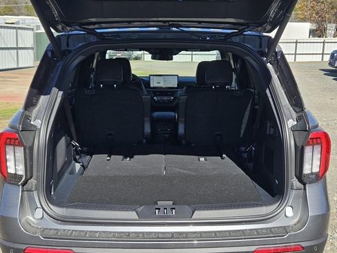 New 2026 Ford Explorer ST-Line w/ ST-Line Street Pack RWD image 7