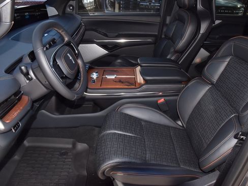 New 2025 Lincoln Navigator Black Label image 13