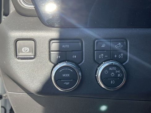 Used 2026 GMC Sierra 1500 SLT w/ SLT Premium Package image 18