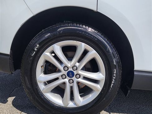 Used 2019 Ford Edge SEL w/ Equipment Group 201A FWD image 29