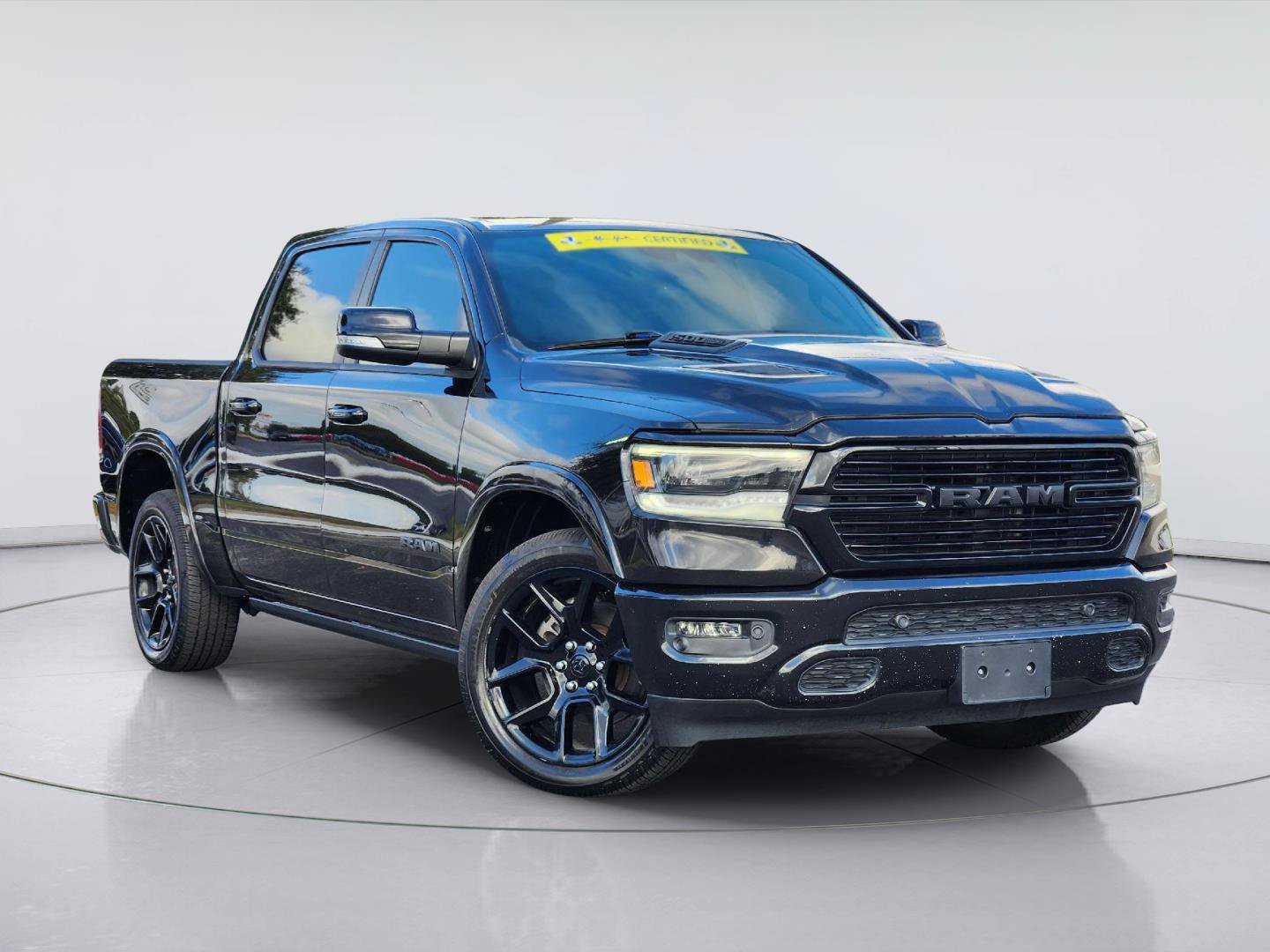 Used 2022 RAM 1500 Laramie AWD/4WD image 1