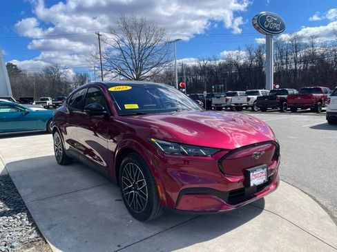 Certified 2025 Ford Mustang Mach-E Premium image 2