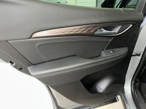 Certified 2023 Buick Envision Avenir image 21