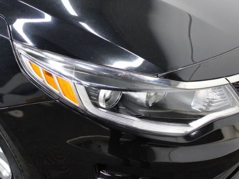 Used 2016 Kia Optima LX image 21