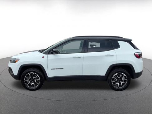 Used 2025 Jeep Compass Trailhawk AWD/4WD image 7