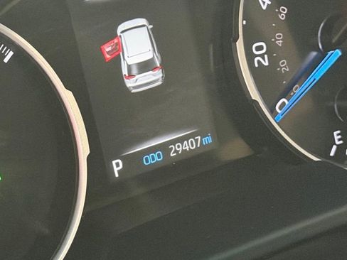 Used 2022 Toyota RAV4 SE image 10