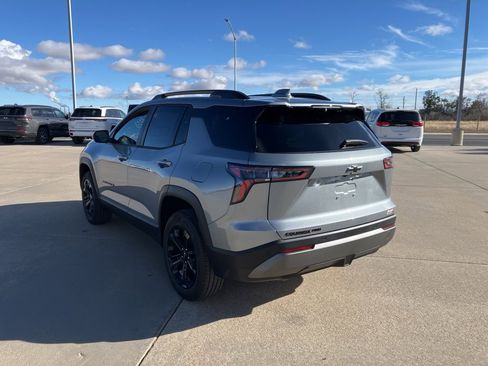 New 2026 Chevrolet Equinox LT image 3