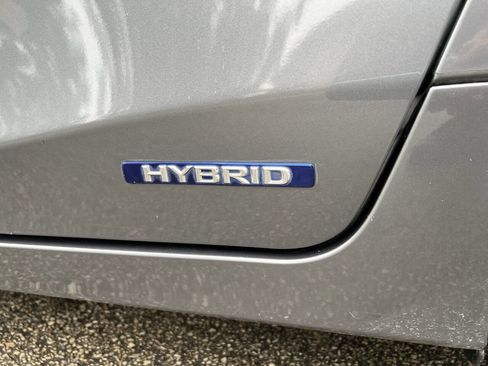 Used 2015 Lexus CT 200h Base 4dr Hatchback image 21