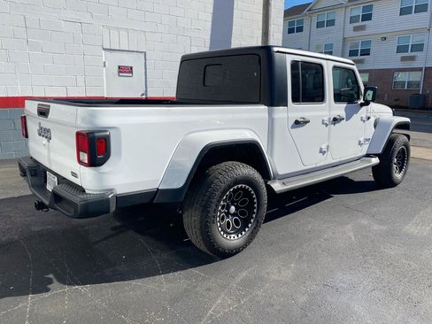 Used 2023 Jeep Gladiator Overland AWD/4WD image 2