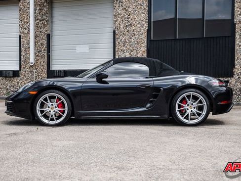 Used 2017 Porsche 718 Boxster S RWD image 32