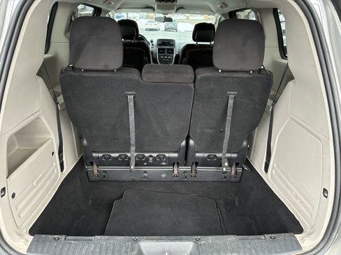 Used 2012 Dodge Grand Caravan SE image 15
