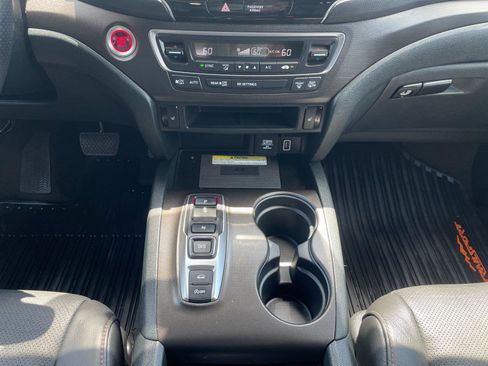 Used 2023 Honda Passport TrailSport image 11