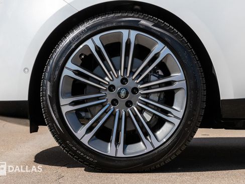 Used 2023 Land Rover Range Rover SE image 8