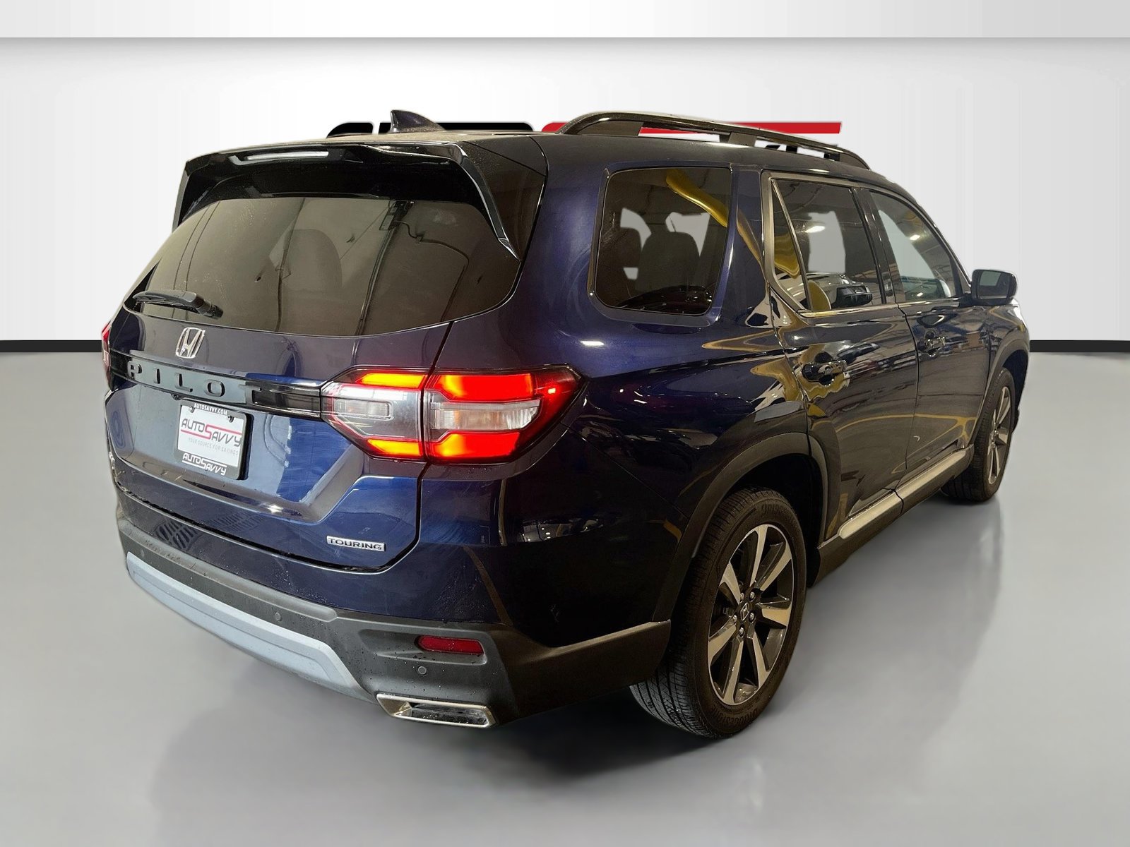 Used 2025 Honda Pilot Touring image 7