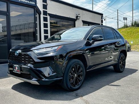 Used 2022 Toyota RAV4 SE w/ Convenience Package AWD/4WD image 2
