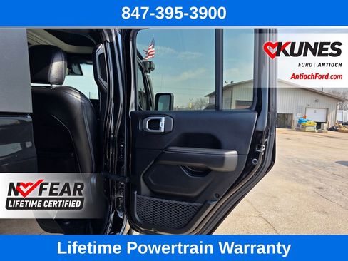 Used 2020 Jeep Gladiator Overland image 37