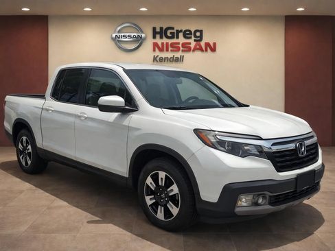 Used 2017 Honda Ridgeline RTL-T image 2