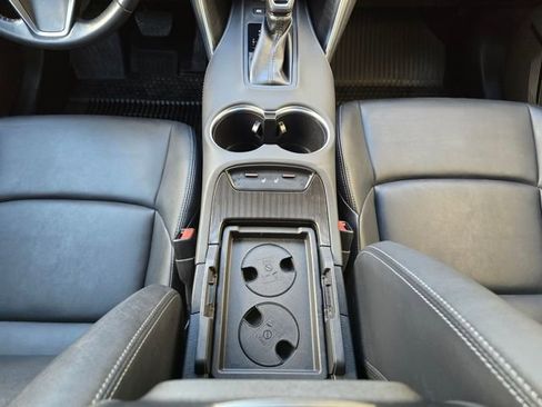 Used 2022 Toyota Venza XLE image 35