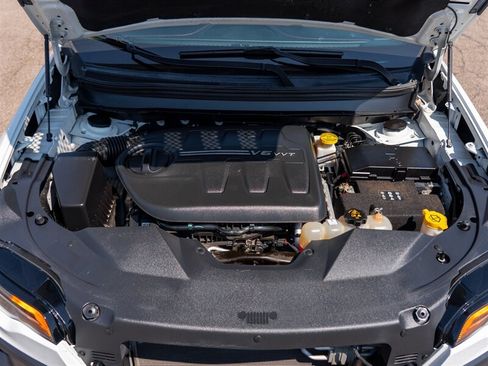 Used 2019 Jeep Cherokee Trailhawk AWD/4WD image 13
