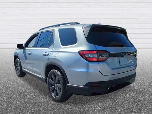 New 2026 Honda Pilot Sport image 3