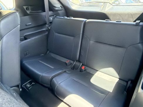 Used 2024 Mitsubishi Outlander FWD image 11