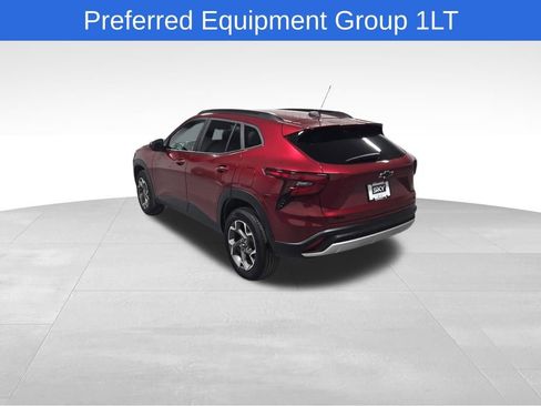 Used 2024 Chevrolet Trax LT w/ Driver Confidence Package image 4