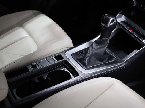 Used 2022 Audi Q3 2.0T Premium w/ Convenience Package AWD/4WD image 19