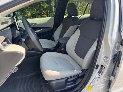 Used 2020 Toyota Corolla LE FWD image 10