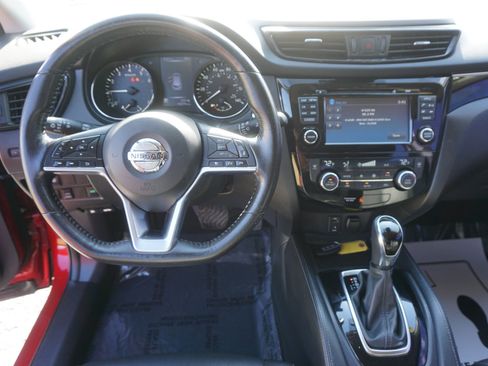 Used 2018 Nissan Rogue Sport SL w/ SL Premium Package image 9