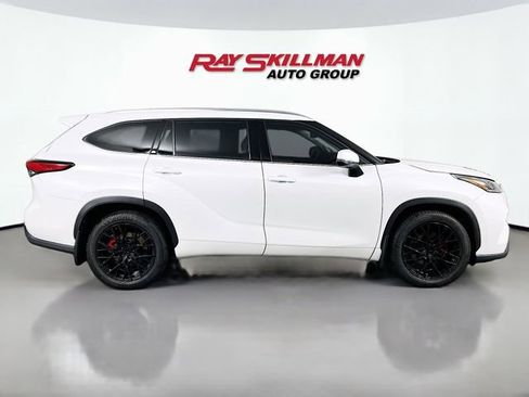 Used 2022 Toyota Highlander Platinum image 8