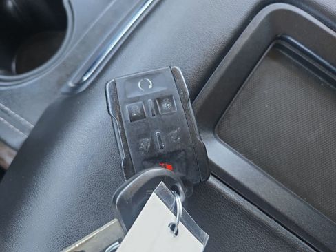 Used 2020 Chevrolet Suburban LT image 36