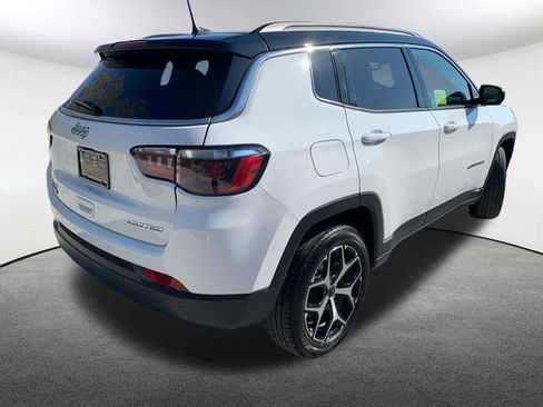 Used 2025 Jeep Compass Limited AWD/4WD image 13
