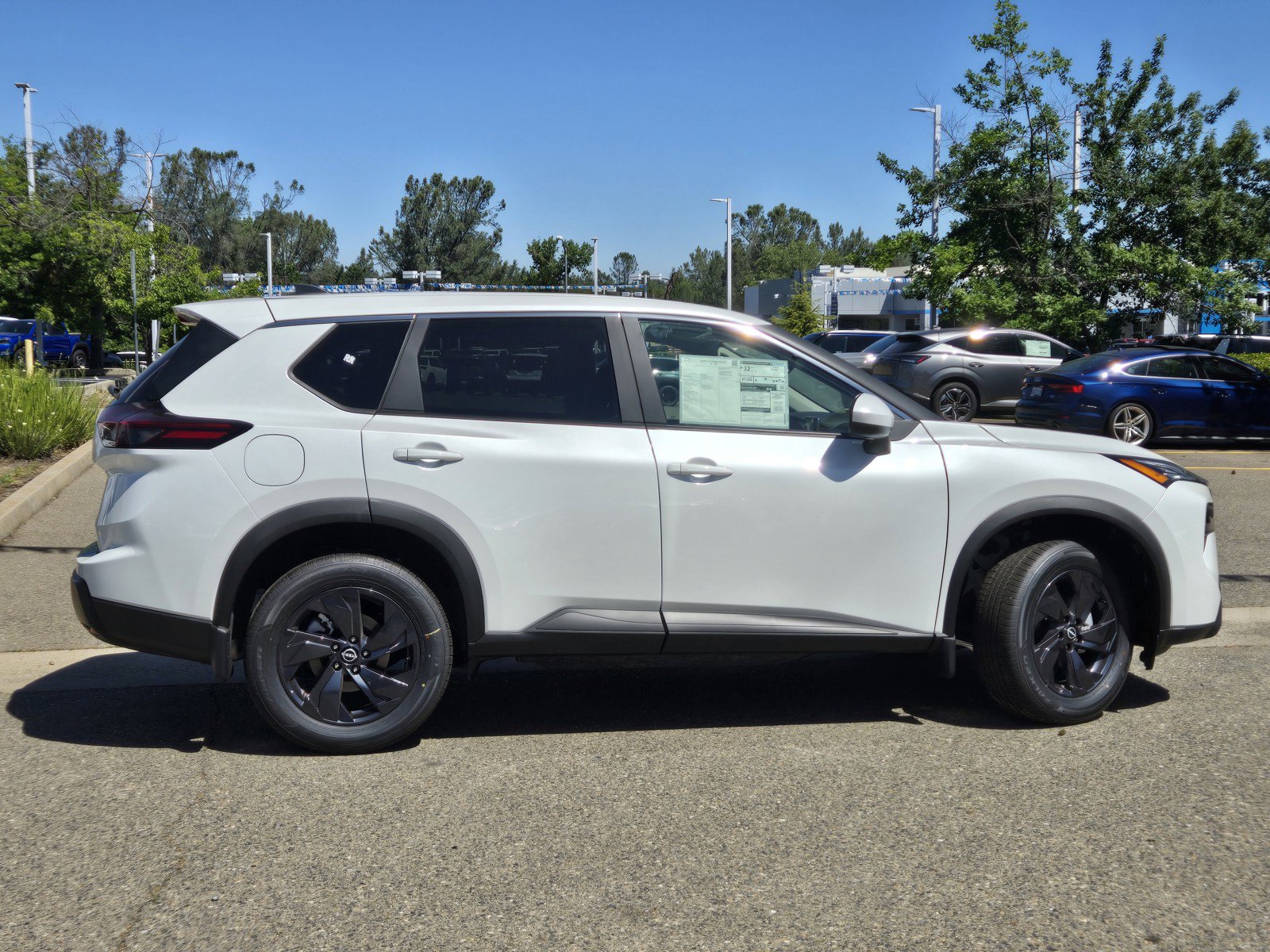 New 2026 Nissan Rogue SV FWD image 3
