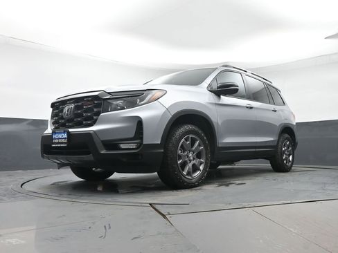 Certified 2024 Honda Passport TrailSport image 32