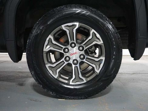 Certified 2025 GMC Sierra 1500 SLT image 9