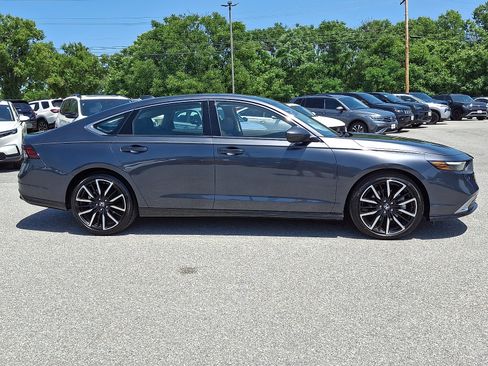 Used 2024 Honda Accord Touring image 8