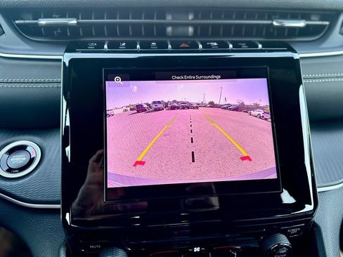 New 2025 Jeep Grand Cherokee Laredo image 14