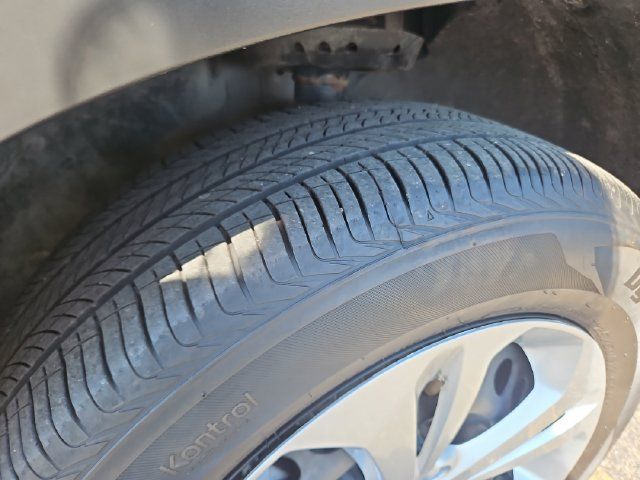 Used 2024 Chevrolet Trax LS w/ Driver Confidence Package FWD image 28
