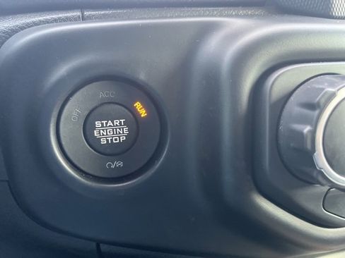 Used 2023 Jeep Gladiator Mojave w/ Cold Weather Group image 29