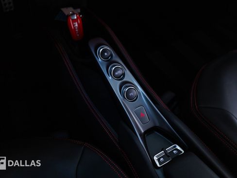 Used 2022 Ferrari F8 Tributo RWD image 36